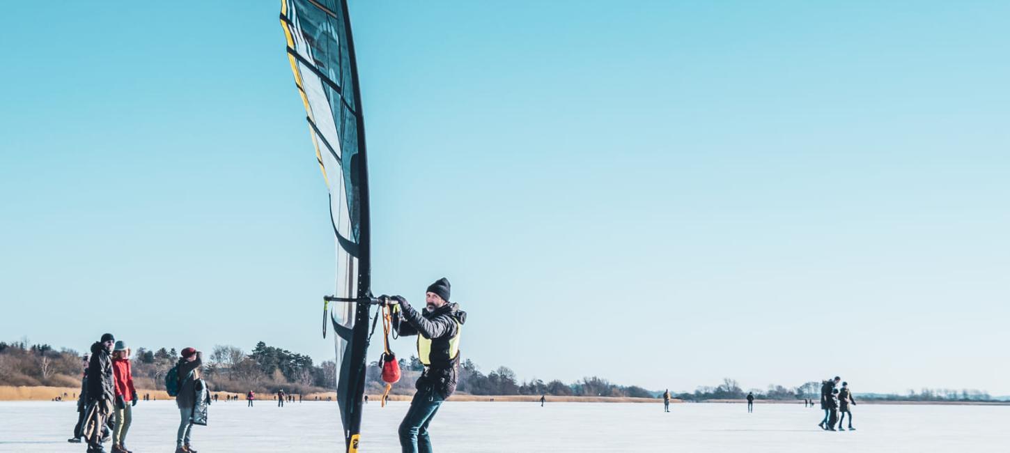 Isbåde og is surfere på Arresø