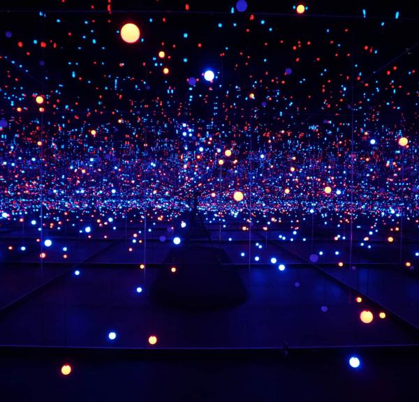 Oplev udstillinger af international art på Louisiana